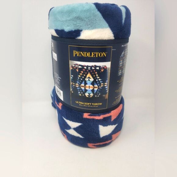 NWT Pendleton Ultra Plush Fleece Sherpa Throw Blanket  50x70 inches - Picture 1 of 6